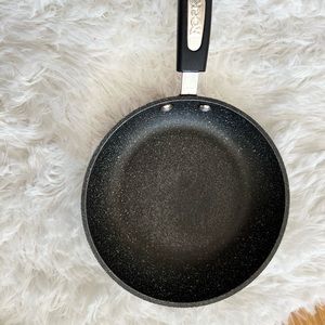 Rock fry pan 8”